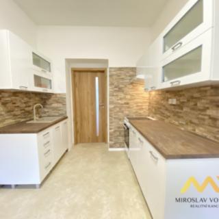 Pronájem bytu 2+kk 41 m² Jaroměř Pražské Předměstí, Královédvorská