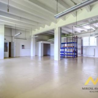 Pronájem obchodu 200 m² Hradec Králové Kukleny, Kudrnova
