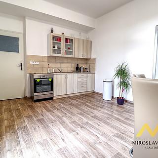 Pronájem bytu 2+1 79 m&sup2; Hradec Králové