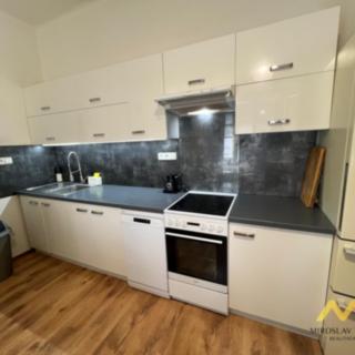 Pronájem bytu 2+kk 61 m² Hradec Králové, Mánesova