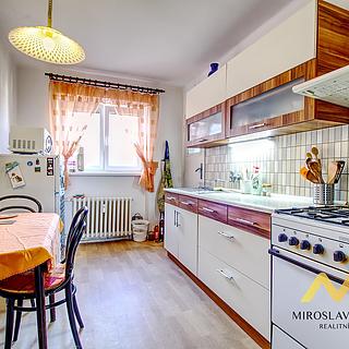 Pronájem bytu 2+1 55 m² Hradec Králové