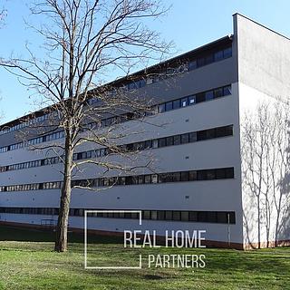 Pronájem parkovacího místa 13 m&sup2; Brno