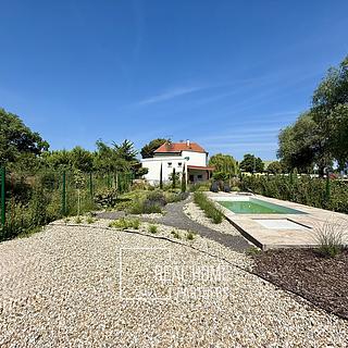 Prodej hotelu a penzionu 359 m² Březí