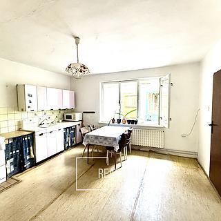 Prodej rodinného domu 377 m² Boleradice