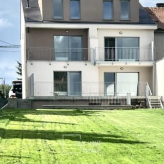 Prodej rodinného domu, 326m²