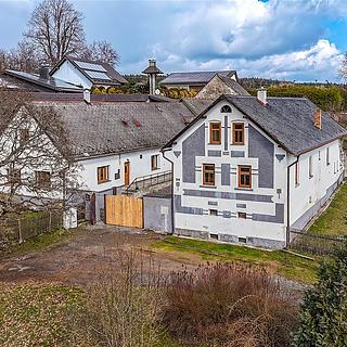 Prodej rodinného domu 719 m&sup2; Nečtiny