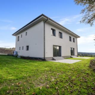 Prodej rodinného domu 145 m² Všestary