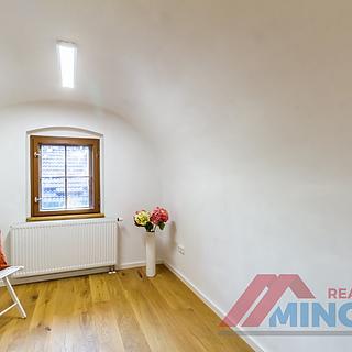 Pronájem kanceláře 20 m&sup2; Slaný