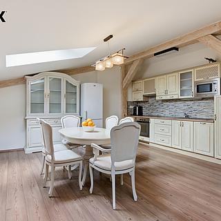 Prodej bytu 5+kk 205 m&sup2; Karlovy Vary