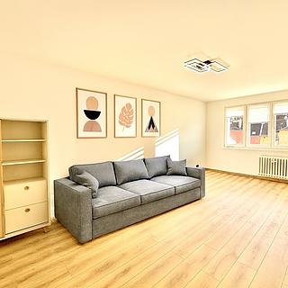 Pronájem bytu 2+1 56 m² Karlovy Vary, Krymská
