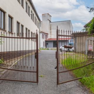 Prodej skladu 1000 m² Chodov