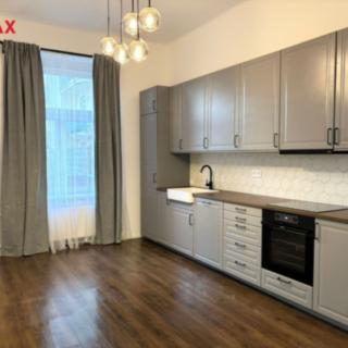 Prodej bytu 2+1 98 m² Karlovy Vary, Petřín