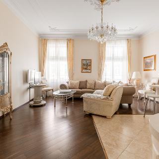 Prodej bytu 4+kk 143 m² Karlovy Vary