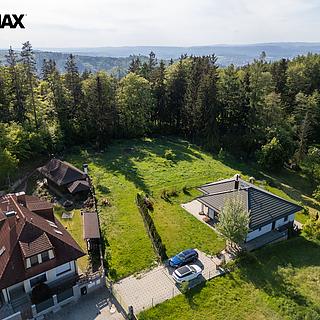 Prodej stavební parcely 3 902 m² Karlovy Vary Hůrky