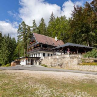Prodej rodinného domu 842 m² Sokolov Hrušková