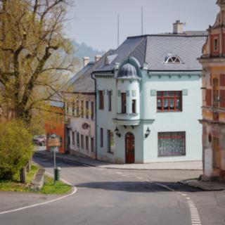 Prodej rodinného domu 688 m&sup2; Valeč