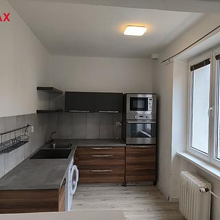 Pronájem bytu 2+1 56 m&sup2; Sokolov