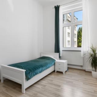Prodej bytu 3+1 80 m² Karlovy Vary Drahovice, nám. V. Řezáče