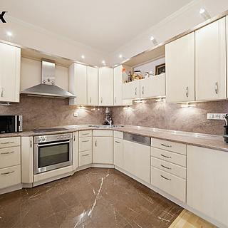 Prodej bytu 3+kk 89 m&sup2; Karlovy Vary