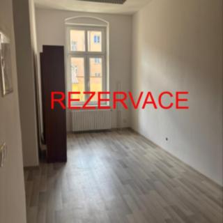 Pronájem kanceláře 1 088 m² Karlovy Vary, Krymská