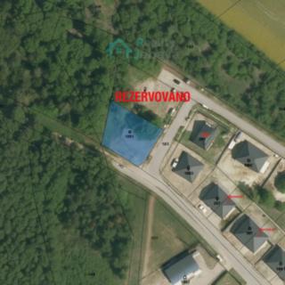 Prodej stavební parcely 822 m² Přelouč