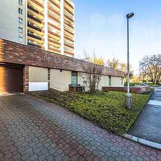 Prodej garáže 17 m² Praha Strašnice, Ke Strašnické
