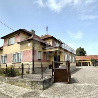 Prodej rodinného domu 301 m² Holotín