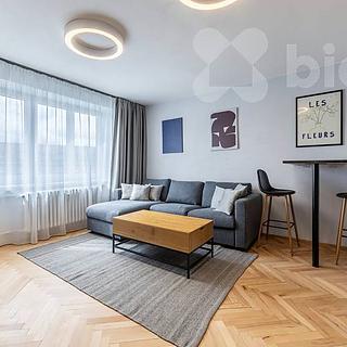 Pronájem bytu 3+1 59 m² Praha Dejvice, Na Vlčovce