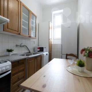 Prodej bytu 3+1 70 m² Praha Karlín, Sokolovská