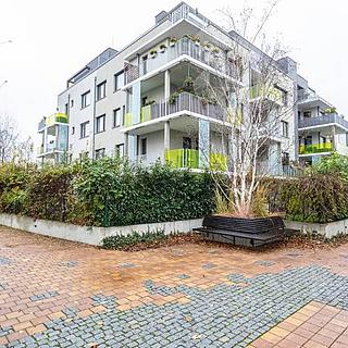 Prodej bytu 3+kk 80 m² Praha Dolní Chabry, Poštova