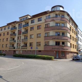 Pronájem bytu 2+kk 73 m² Pardubice Zelené Předměstí, Nerudova