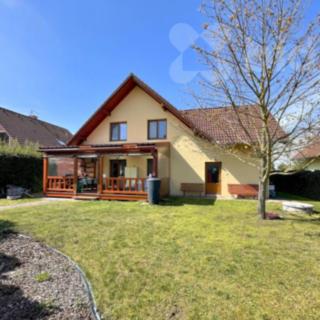 Prodej rodinného domu 208 m² Sadská