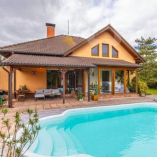 Prodej rodinného domu 200 m² Suchohrdly