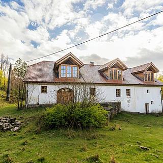 Prodej rodinného domu 1947 m&sup2; Žihobce