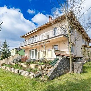Prodej bytu 4+kk 107 m² Ohrobec, Károvská