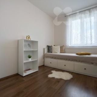 Prodej bytu 1+kk, garsoniery 31 m² Klecany