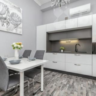 Prodej bytu 2+kk 38 m² Praha Malá Strana, Thunovská