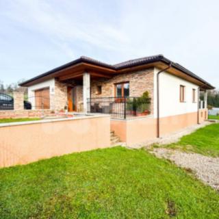 Prodej rodinného domu 190 m² Holoubkov