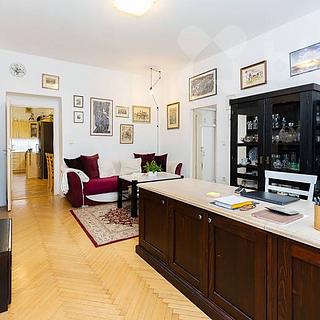 Prodej bytu 4+kk 89 m² Hradec Králové, Resslova