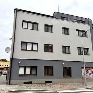 Prodej bytu 4+1 97 m² Hrochův Týnec, Nádražní