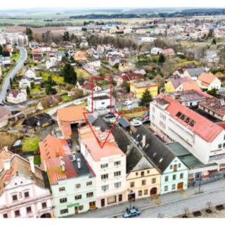 Prodej činžovního domu 611 m² Planá, náměstí Svobody