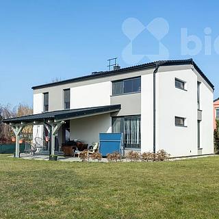 Prodej rodinného domu, 178m&sup2;