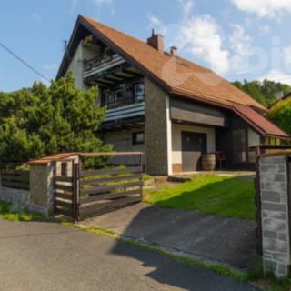 Prodej rodinného domu 300 m² Návsí