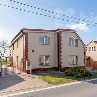 Prodej rodinného domu 190 m² Činěves