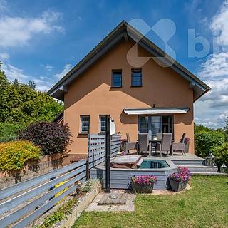 Prodej rodinného domu 214 m² Kamenice Ládví, Lýková