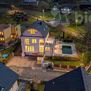 Prodej rodinného domu 281 m&sup2; Děčín