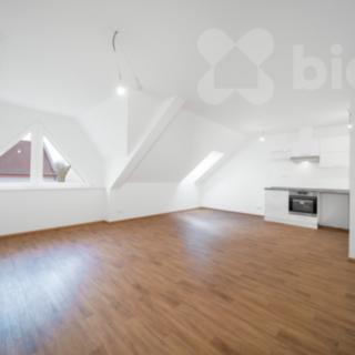 Pronájem bytu 2+kk 58 m² Hradec Králové