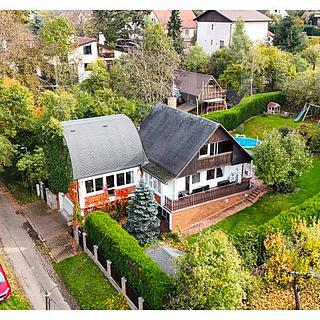 Prodej rodinného domu 280 m&sup2; Zvole