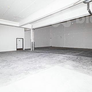 Pronájem skladu 131 m&sup2; Hradec Králové