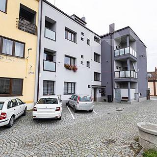 Prodej bytu 4+1 97 m² Hrochův Týnec, Nádražní